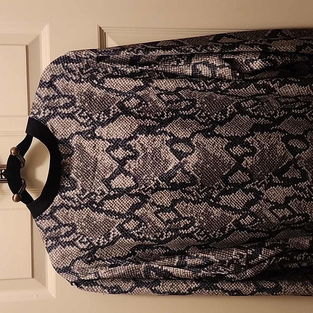 Top - Picture 3 of 4